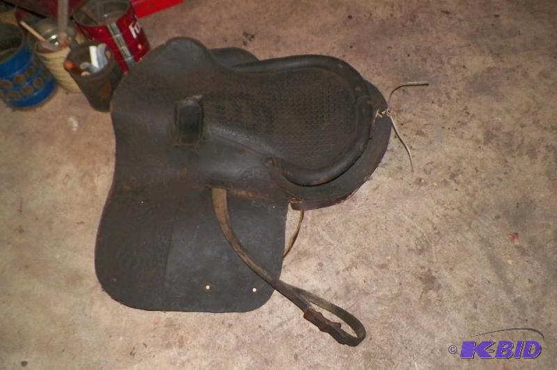 lot 38 image: Leather Saddle