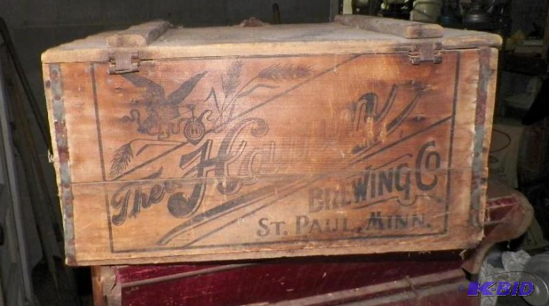 lot 4 image: The Hamm Brewery Wood case
