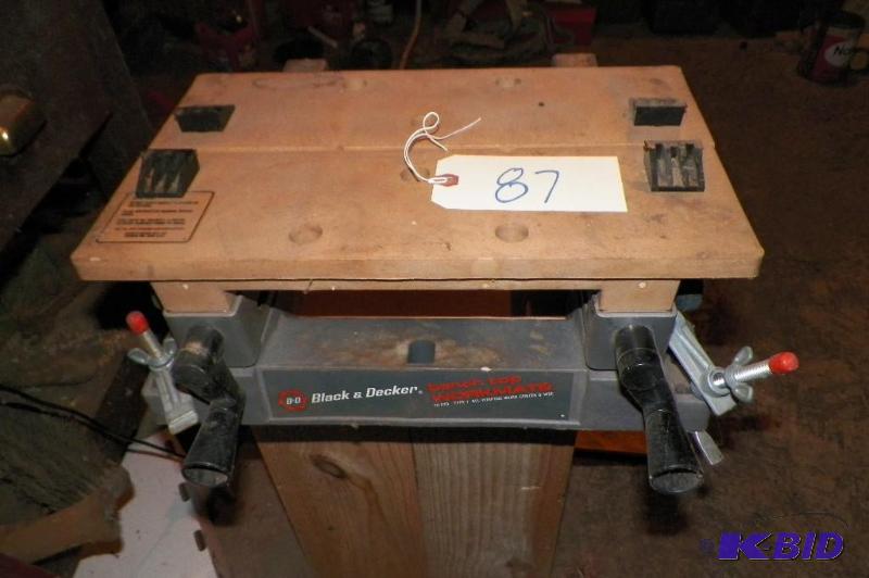 lot 87 image: Black & Decker Bench Top Workmate