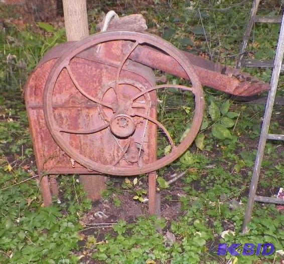 lot 9 image: Corn Sheller - Still Turns