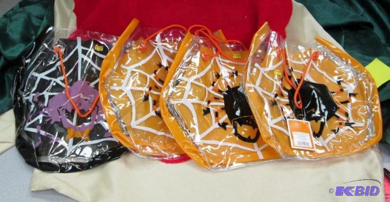 Qty 4 Trick or treat bags...