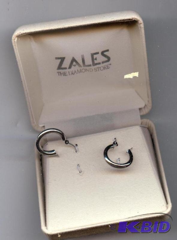 pair of 14&nbsp&nbspkt white Israeli gold h...