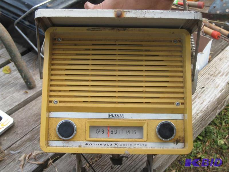 Vintage AM Radio foir a Tractor