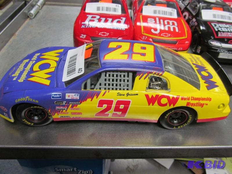 lot 40 image: 1995 Racing Champions #29 Grissam WCW  NASCAR 118 Die Cast Car