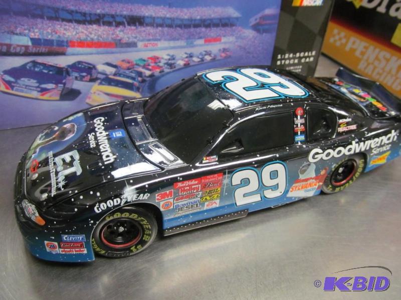 lot 59 image: 2002 #29 Kevin Harvick GMGW Service  ET NASCAR 124 Die Cast Car by Action