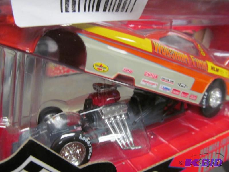 lot 6 image: 1996 Racing Champions 124 Scale Die Cast Pawuk Summit Racing Pro Stock Car NHRA