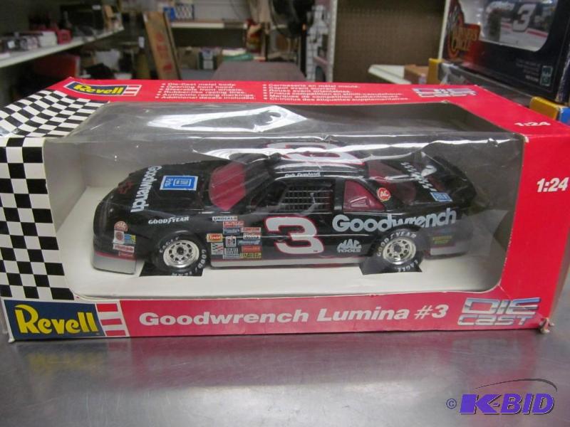 lot 60 image: RARE 1991 #3 Dale Earnhardt GMGW Parts NASCAR 124 Die Cast Car by Revell