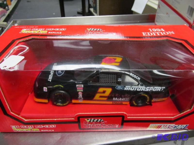 lot 66 image: 1994 #2 Rusty Wallace Ford Motorsport NASCAR 124 Die Cast Car by Racing Champions