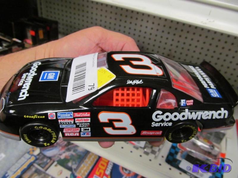 lot 79 image: #3 Dale Earnhardt GMGW Service Loose Racing Champions 124 NASCAR Die Cast Car