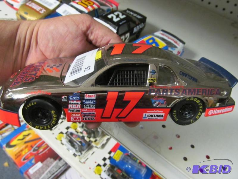 lot 92 image: #17 Darrell Waltrip Western Auto Parts Loose Racing Champions 124 NASCAR Die Cast Car