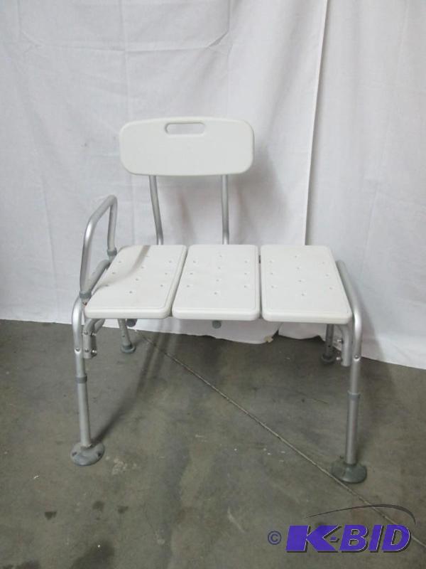 lot 14 image: Shower Seat