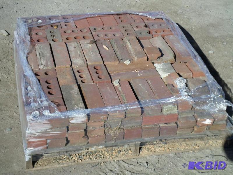 lot 22 image: Pallet Of Red Brick, Various Styles, Approx (...