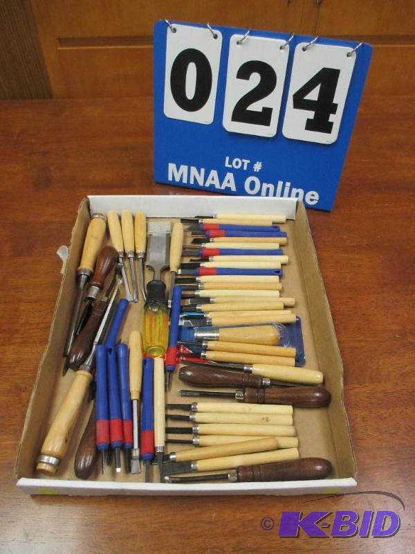 lot 24 image: Lot of Chisel Tools