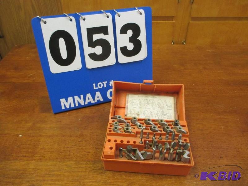 lot 53 image: 37 Piece Craftsman Router Bit Set
