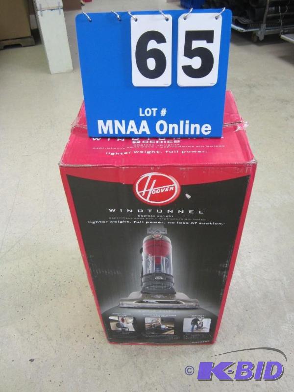 lot 65 image: Hoover Windtunnel Vacuum Cleaner