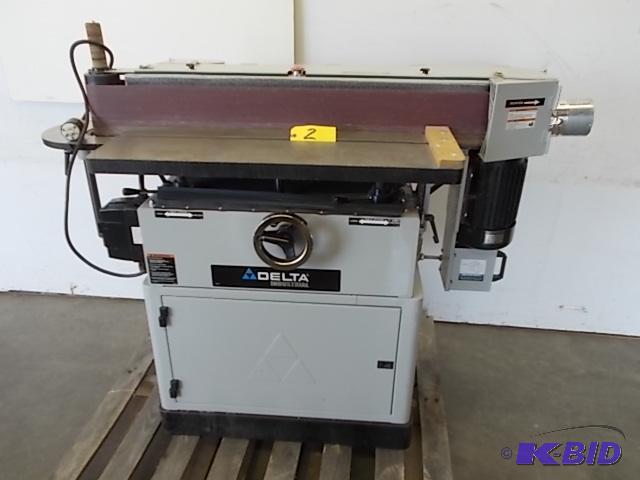 lot 2 image: Delta Industrial Model 31-396 48" Oscill...