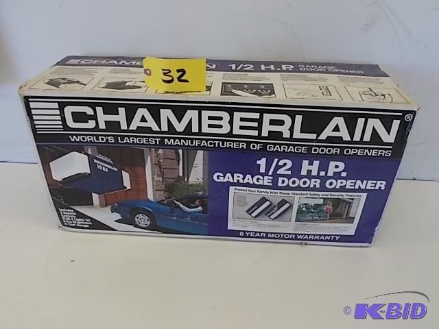 lot 32 image: Chamberlain Model 7200 Garage Door Opener, 1...
