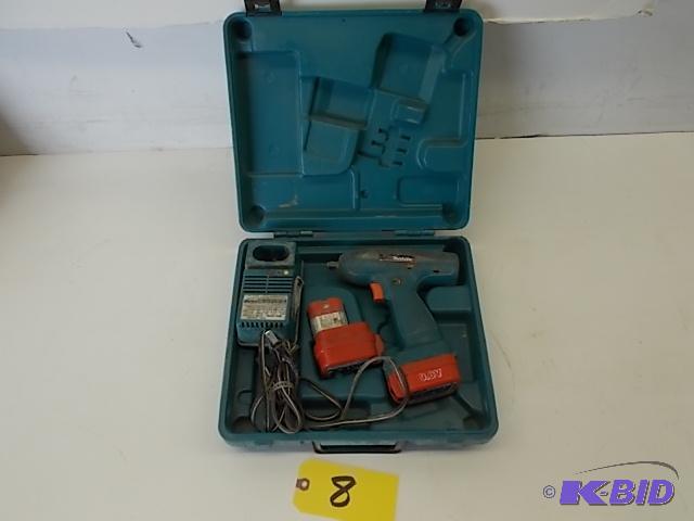 lot 8 image: Makita 9.6 Volt 38" Drive Cordless Impa...