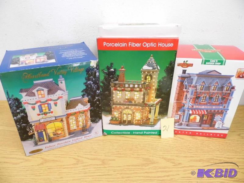 Chrsistmas Village Pieces