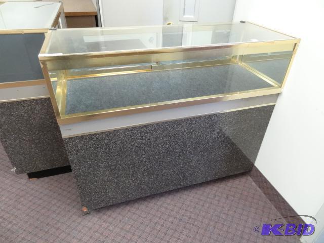 Glass Top Showcase. Good Condition. Top Displ...
