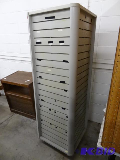 Rotating Slatwall Display. 24 x 24 x 70...