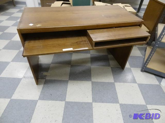 Laminate Office Desk. 49 x 30 x 30...