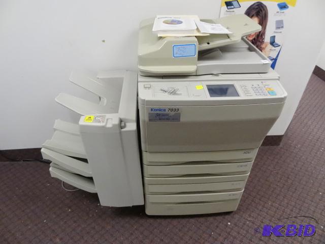 Konica 7033 Copy Machine. 3 Paper Drawers. So...