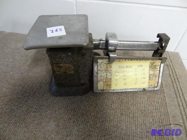 Vintage Scale. Used for Mail...