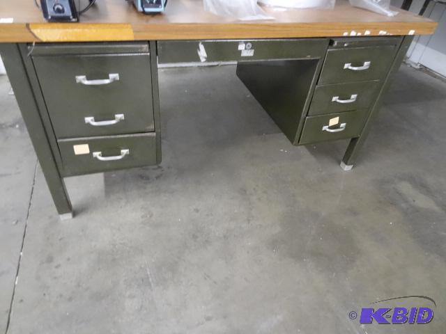 Metal 5 Drawer Desk with Pencil Drawer. 62 x ...