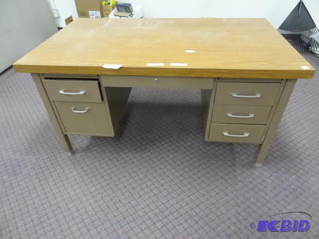 Metal Desk with Laminate Top. 5 Drawers and P...