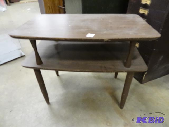 Vintage End Table 27 x 16 x 22...