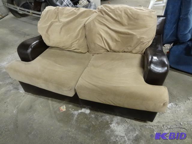 Leather and Microfiber Loveseat. Very Nice Sh...