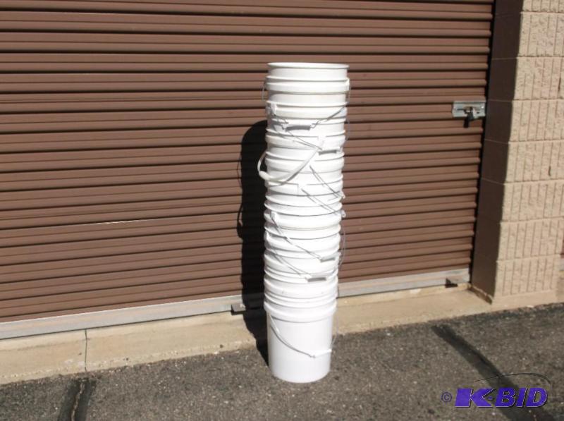 Lot with 10-5 gallon food grade pails....