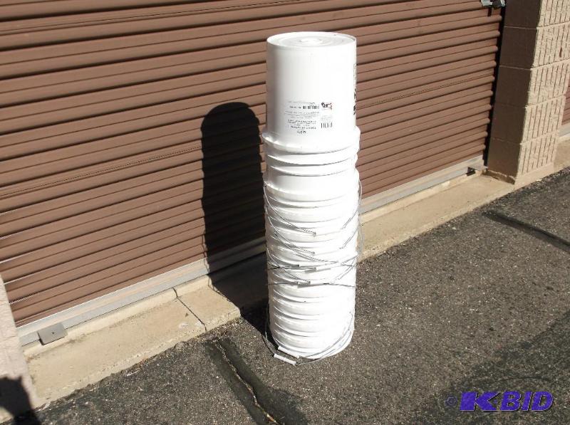 Lot with 10-5 gallon pails....