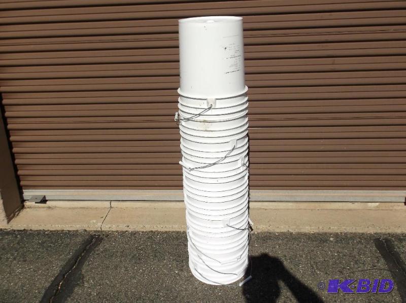 Lot with 10-5 gallon pails....