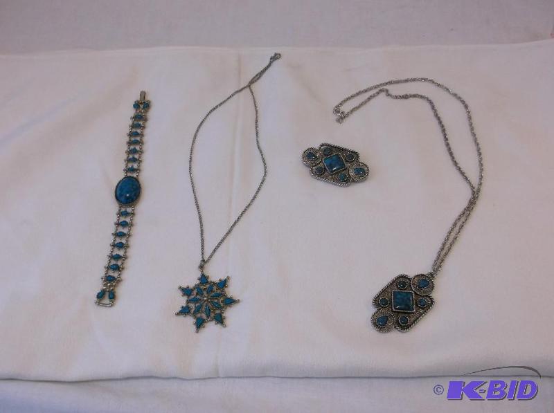 Nice lot of turquoise jewelry all in great co...