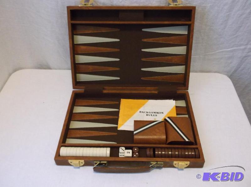Backgammon game in nice case comes with rule ...