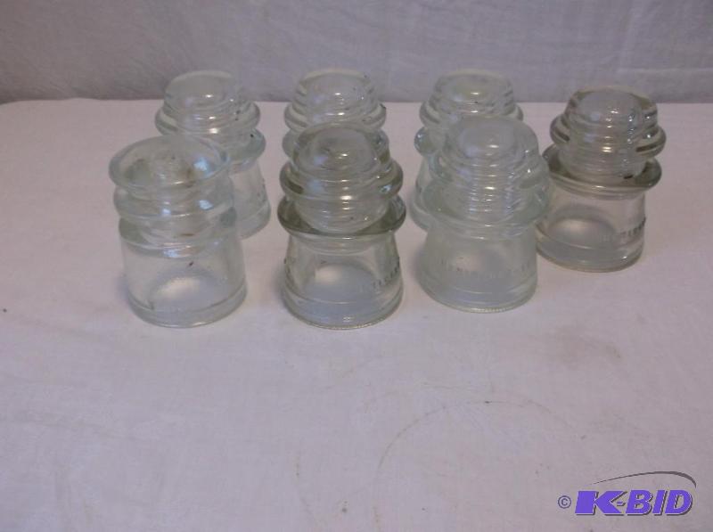 Nice lot with 7 insulators in good condition....
