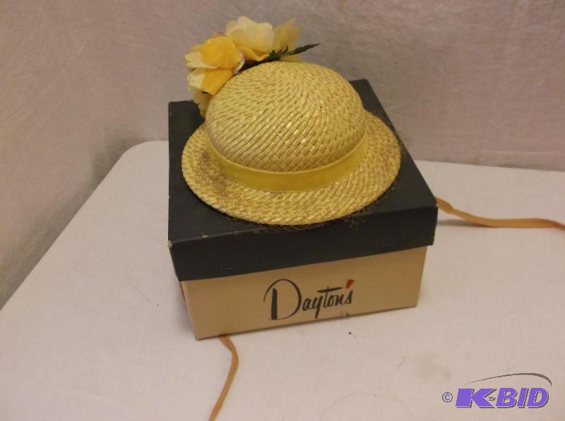 Vintage ladies hat in box....