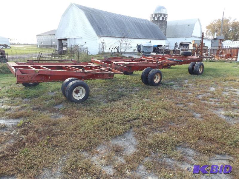 lot 20003 image: Homemade 36 Hay Bale Trailer, holds 18 round...