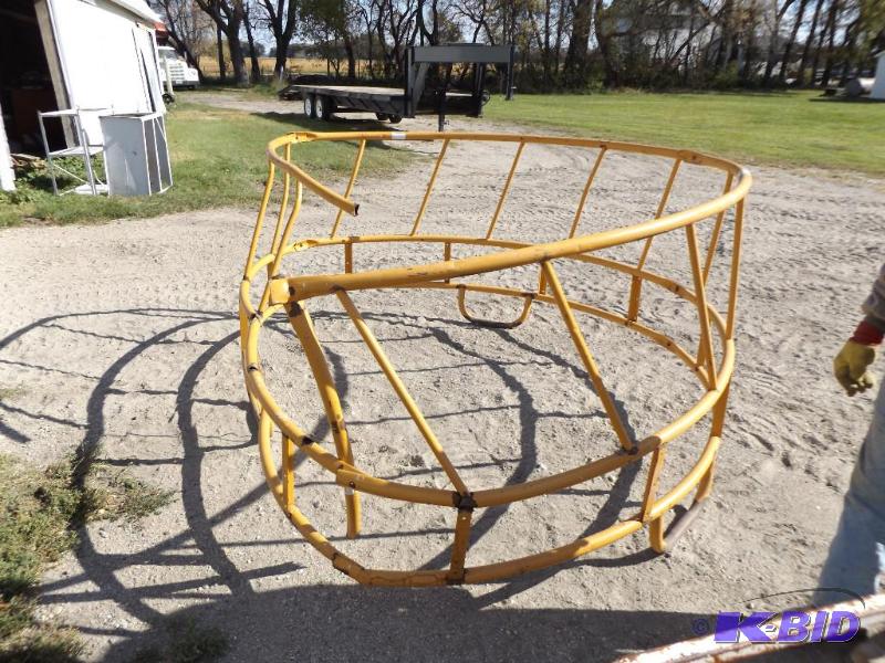lot 20020 image: Hay Feeder, has damage but could be fixed up...