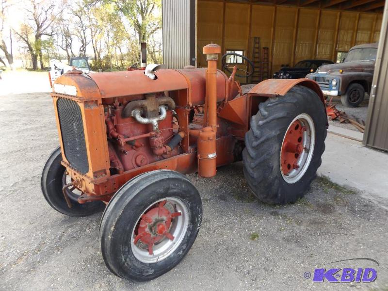 lot 20021 image: 1940 W30 McCormick Deering Tractor, does not ...
