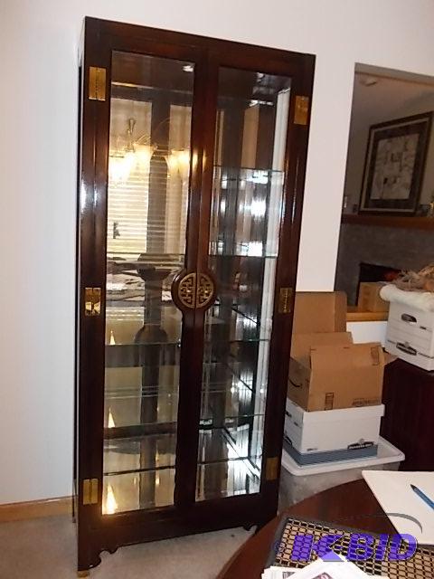Lighted Glass Display Cabinet 32x15x77 With O...