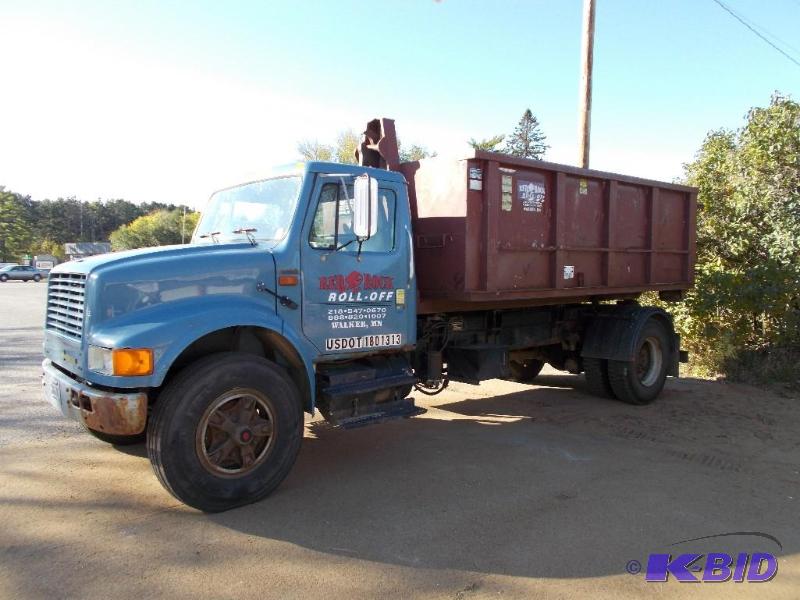 1993 International Model 4900 Hydraulic Roll ...