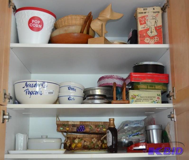 lot 106 image: Content of upper cabinet 3 shelves popcorn bo...