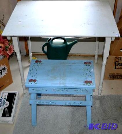 lot 135 image: Antique White square painted table 33x24"...