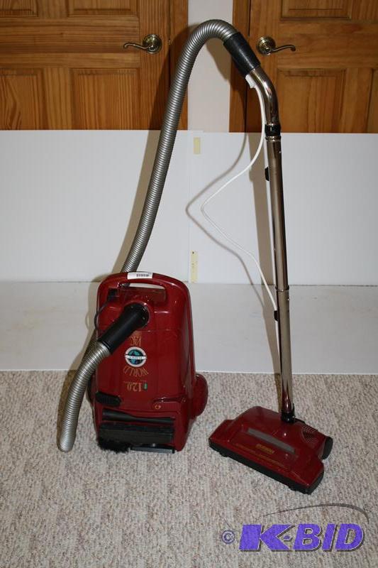 lot 142 image: Eureka Vacuum model 6865...