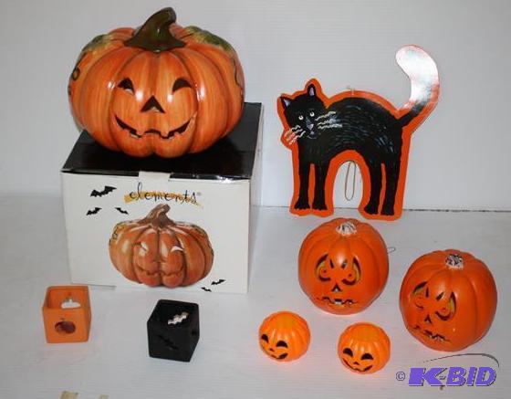 lot 152 image: Halloween Jack-o-lanterns, tea light holder, ...