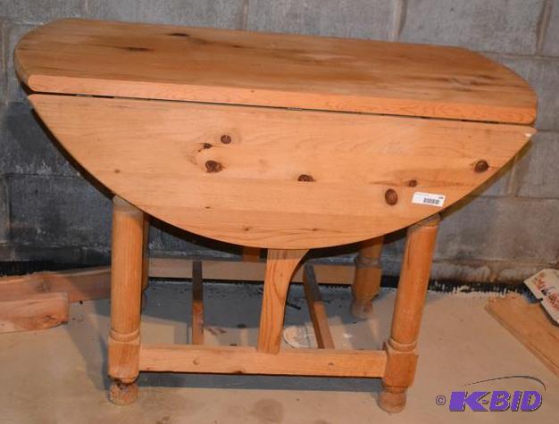 lot 186 image: Drop leaf knotty pine table 21x45" with ...