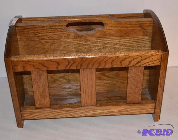 lot 200 image: Wood magazine rack 18x12x12"...